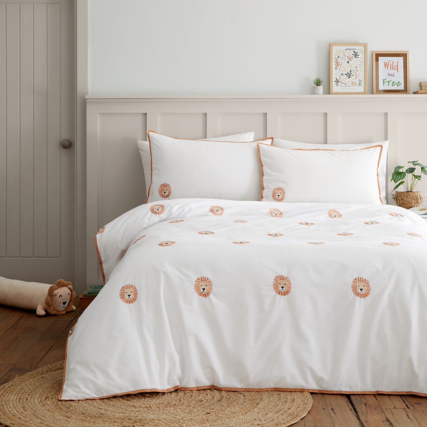 Embroidered Lions Single Duvet Set