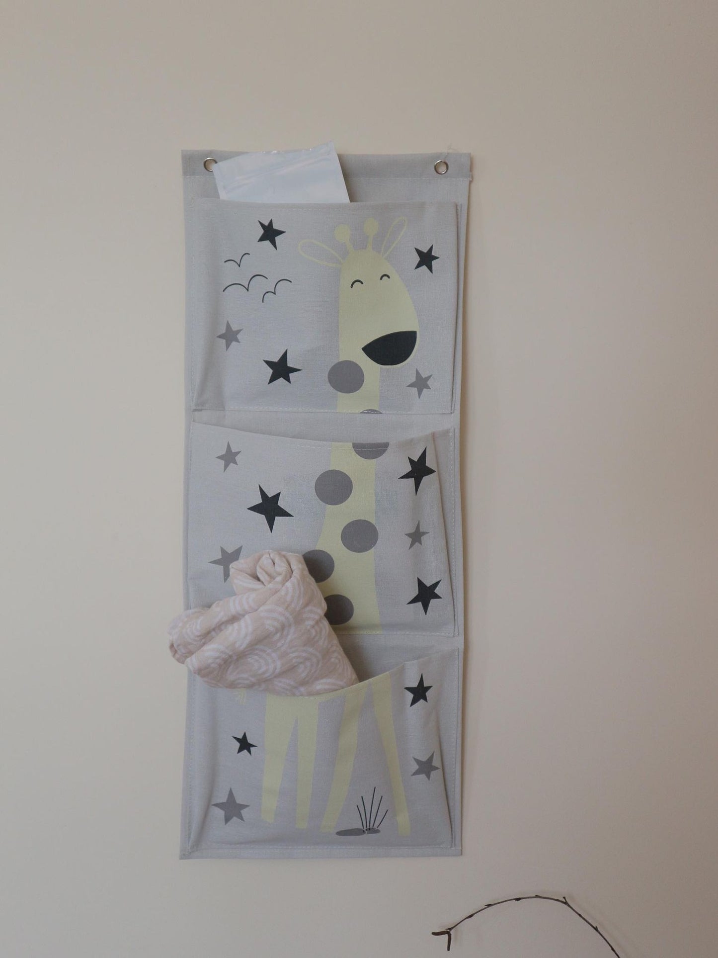 Giraffe 3 Pocket Wall Hanger