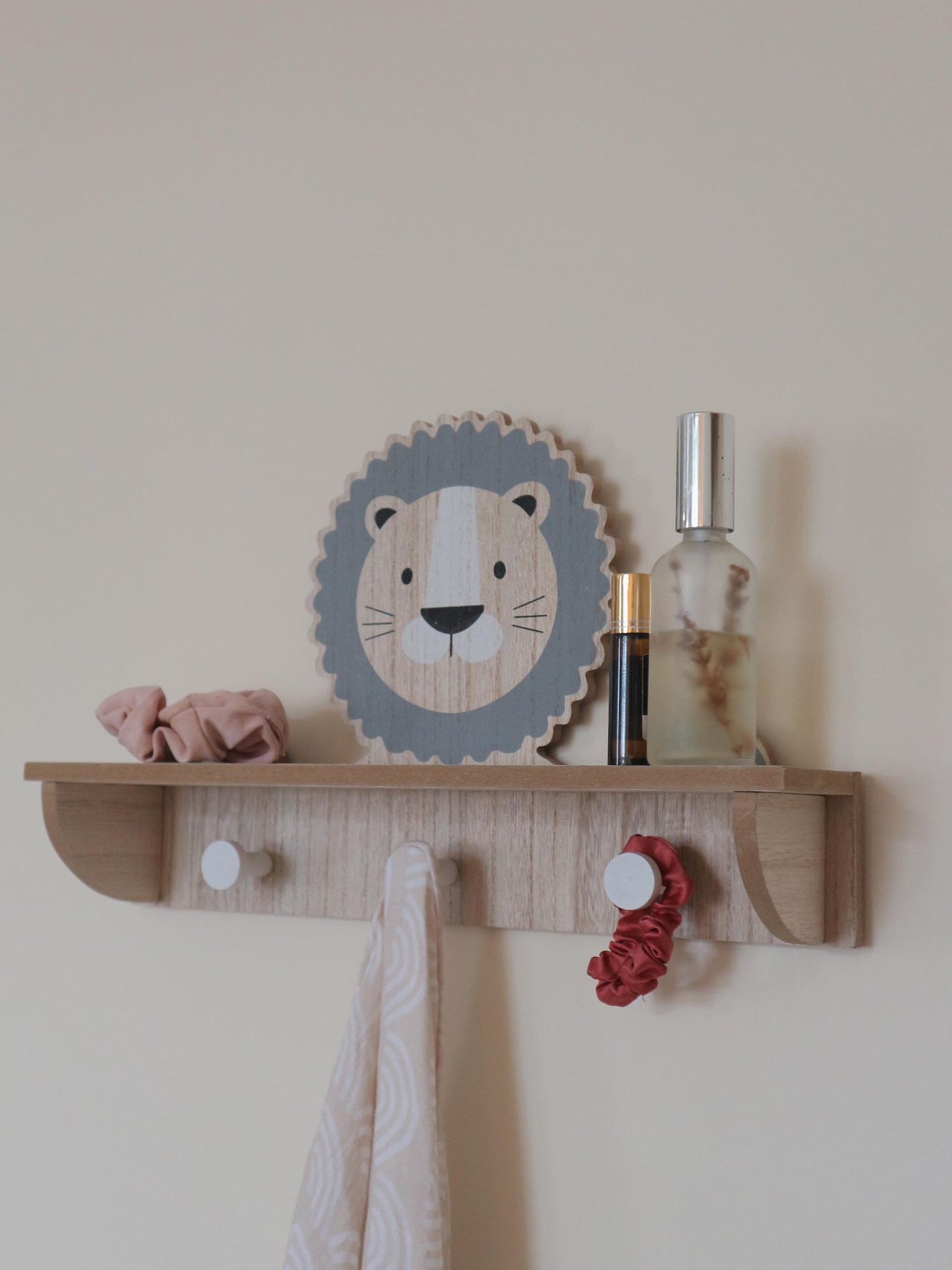 Lion Shelf with Hooks