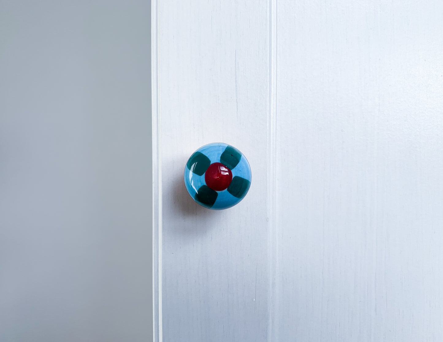 Bright Ceramic Door / Drawer Knob