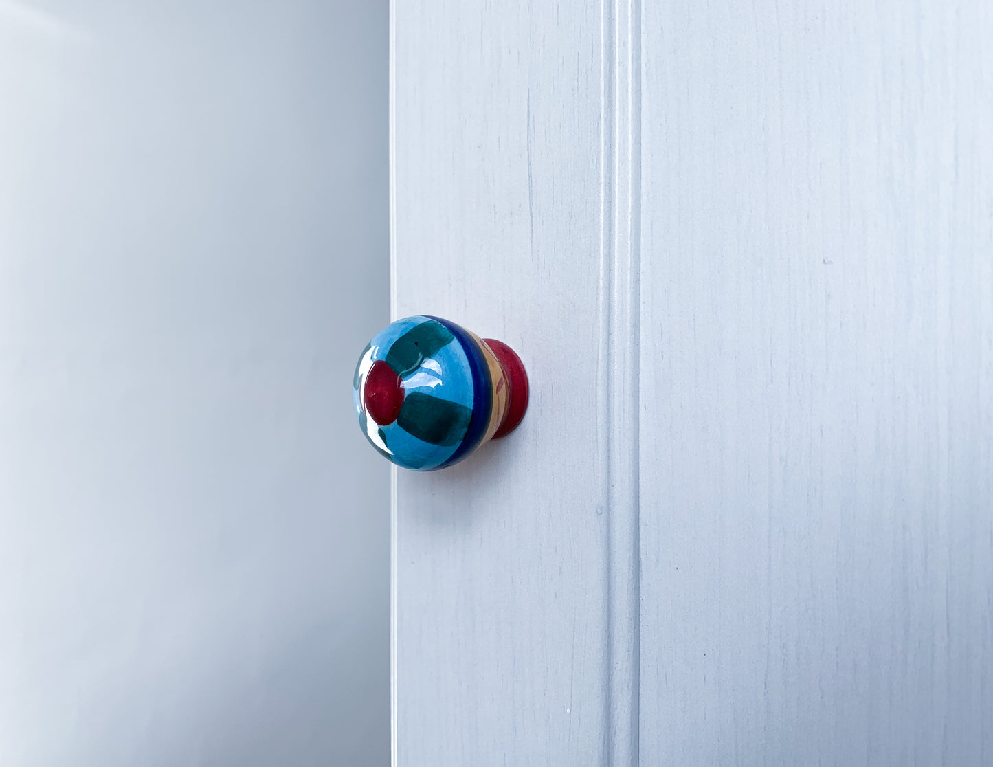 Bright Ceramic Door / Drawer Knob